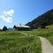 Moderate MTB-Tour mit steilen Anstiegen von Burgrain bei Garmisch-Partenkirchen über die idyllischen Reschbergwiesen hinauf zur einsam gelegenen Enningalm